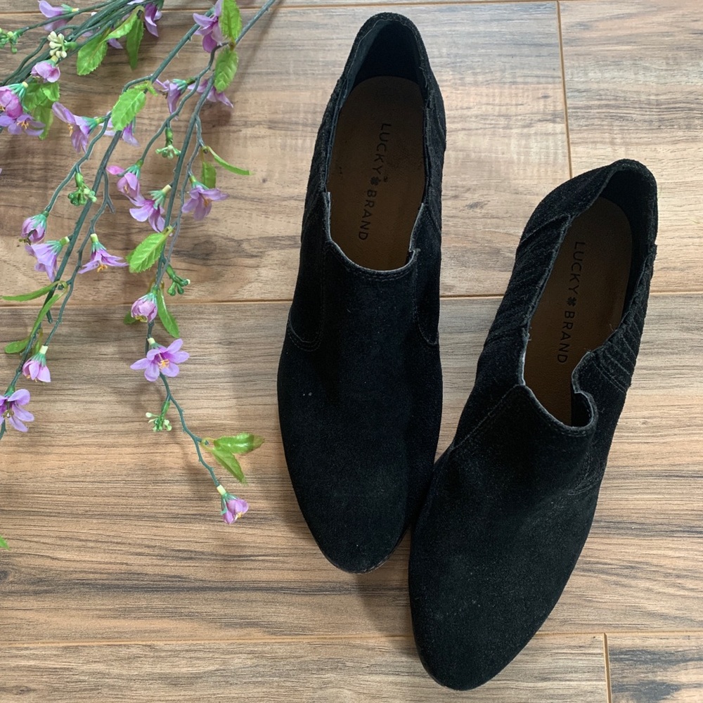 Lucky Brand Black Suede Low Heel. Size 9 1/2 Medium
